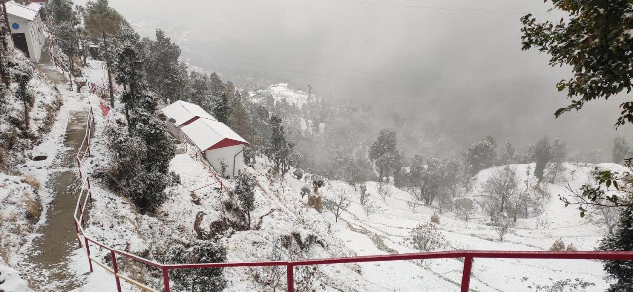 Dev Bhoomi Resort Kanatal Exterior photo