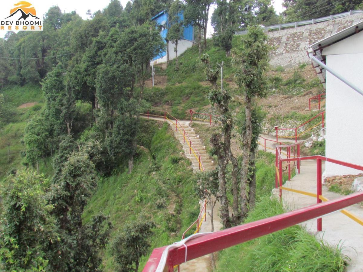 Dev Bhoomi Resort Kanatal Exterior photo