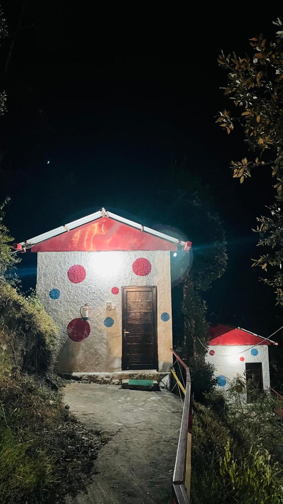 Dev Bhoomi Resort Kanatal Exterior photo